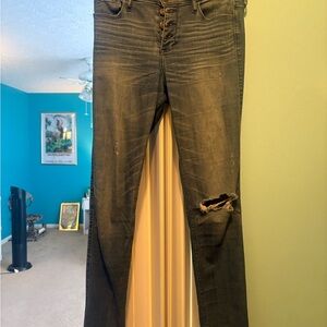 Stylish Distressed Women's Jeans